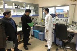 تیم مدیریتی مرکز رشد بالینی دانشگاه علوم پزشکی گیلان از کارخانه سبحان دارو بازدید کردند.