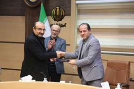 در آیین تجلیل از محققان و پژوهشگران نمونه دانشگاه علوم پزشکی گیلان از دکتر محمدرضا مبین تقدیر شد .